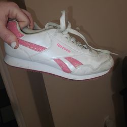 Big Girls Reebok Tennis Shoes Size 4.5