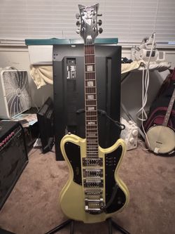 2006 Scheter ULTRA III – Vintage Cream – 3 mini humbuckers – Bigsby – Hard Case
