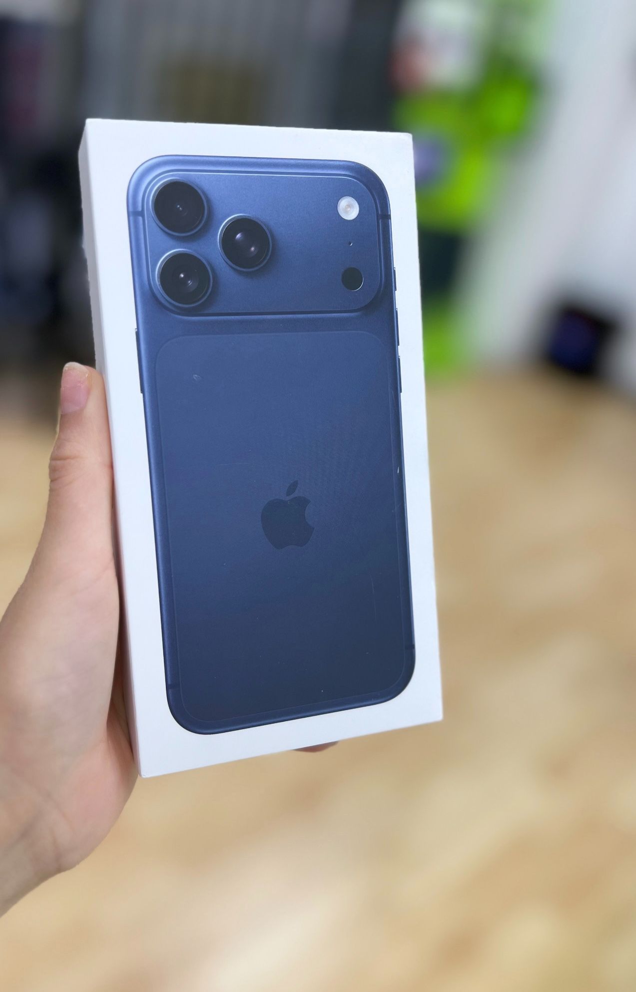 iPhone 17 Pro Max Available (Unlocked)