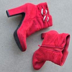 Onita Red ankle boots.
Size 8.5 M
