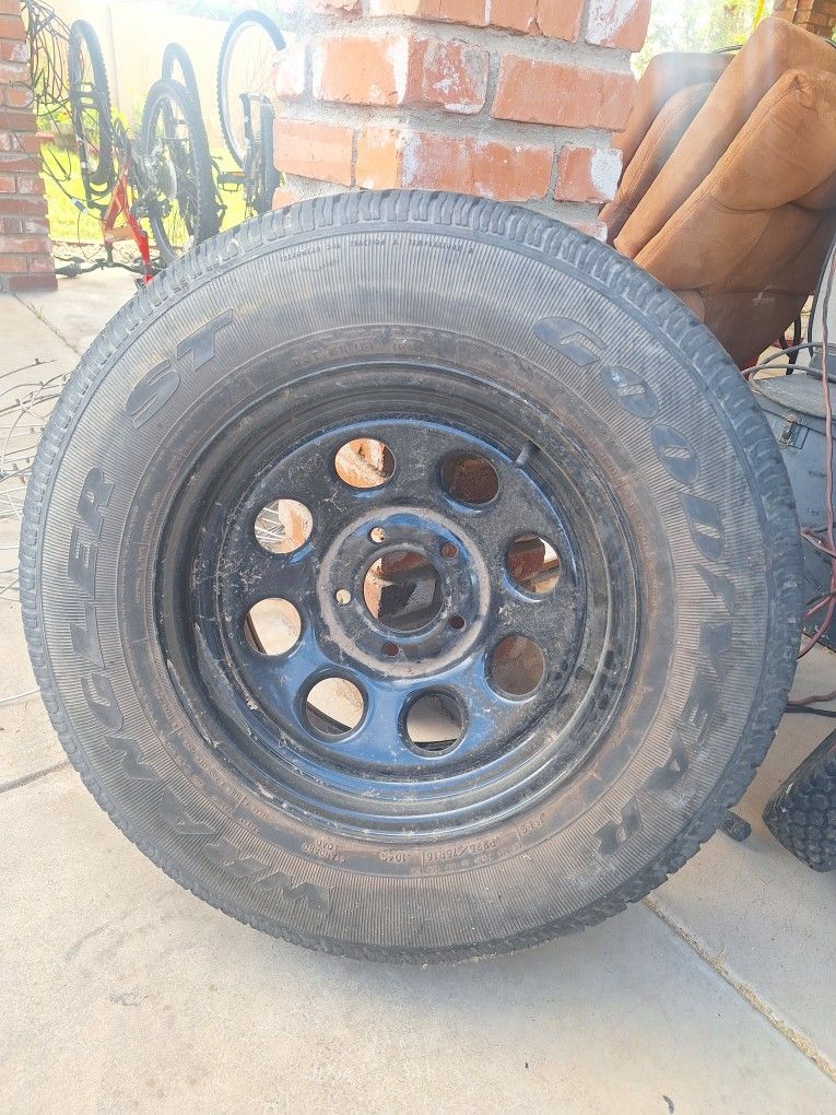Goodyear Wrangler P225/75R16 Tire Wheel Rim for Sale in Phoenix, AZ ...