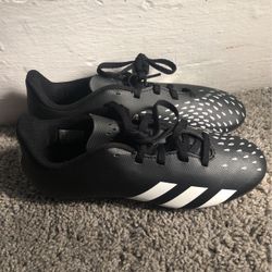 Kids Soccer Shoes Size 4
