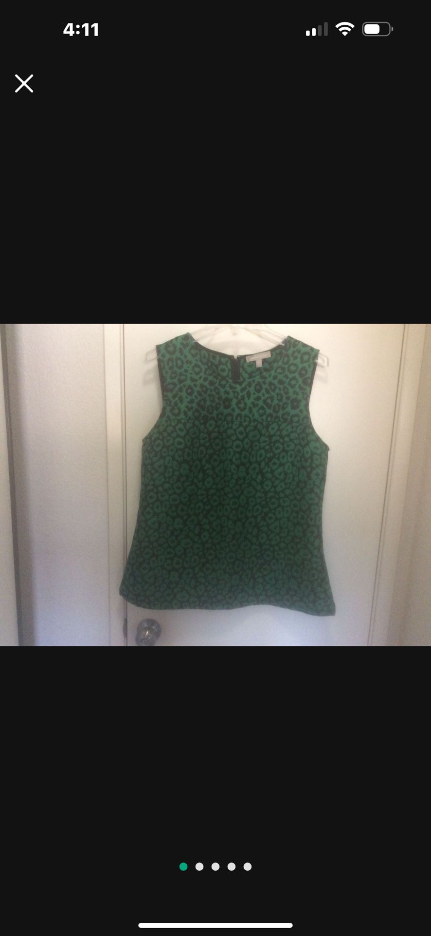 Elegant Top Green and Black from Banana Republic never been worn,size 14