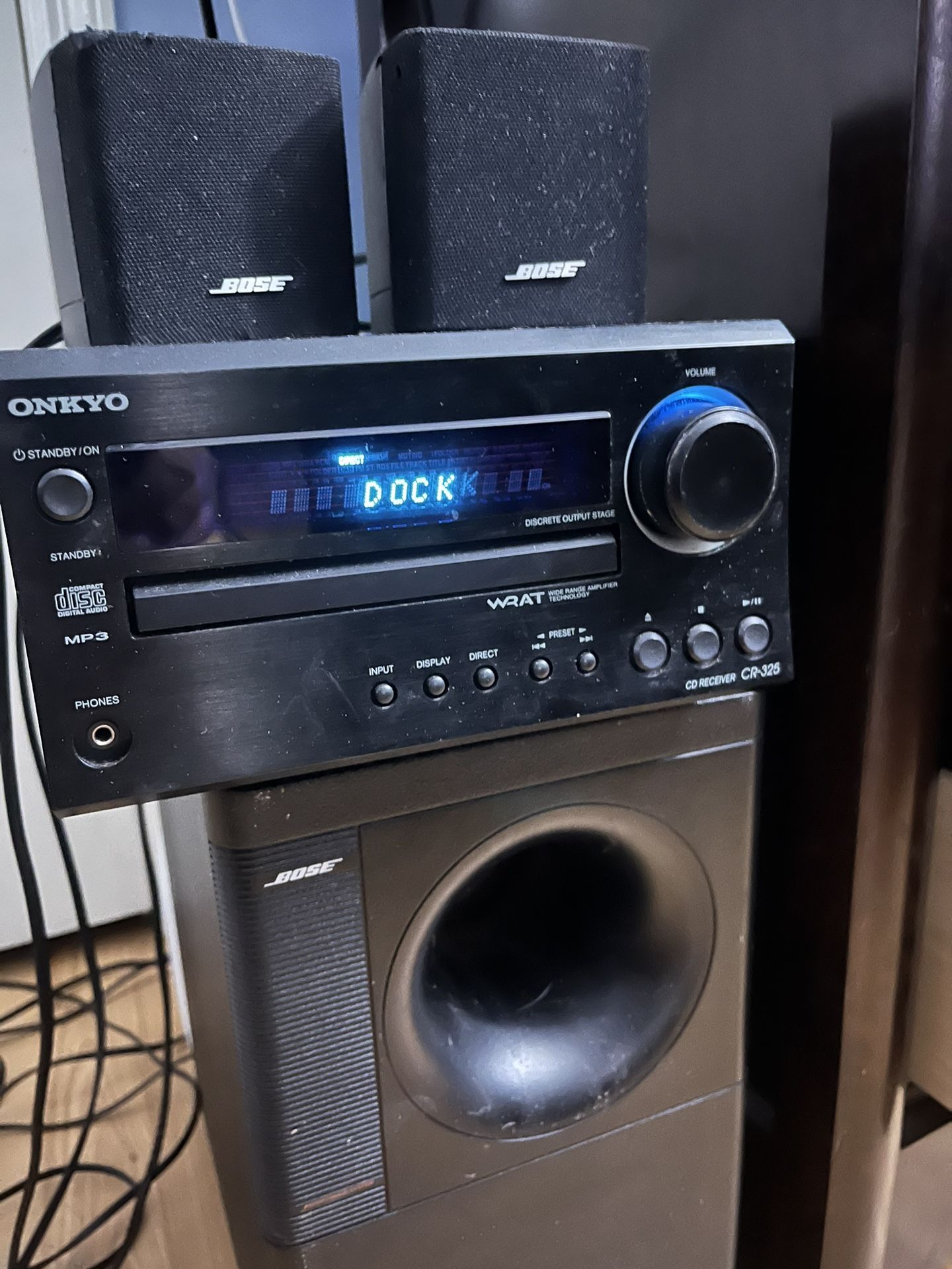 Onkyo Cr-325, Bose acoustimass 3 series iv Subwoofer + 2 Cube Satellites