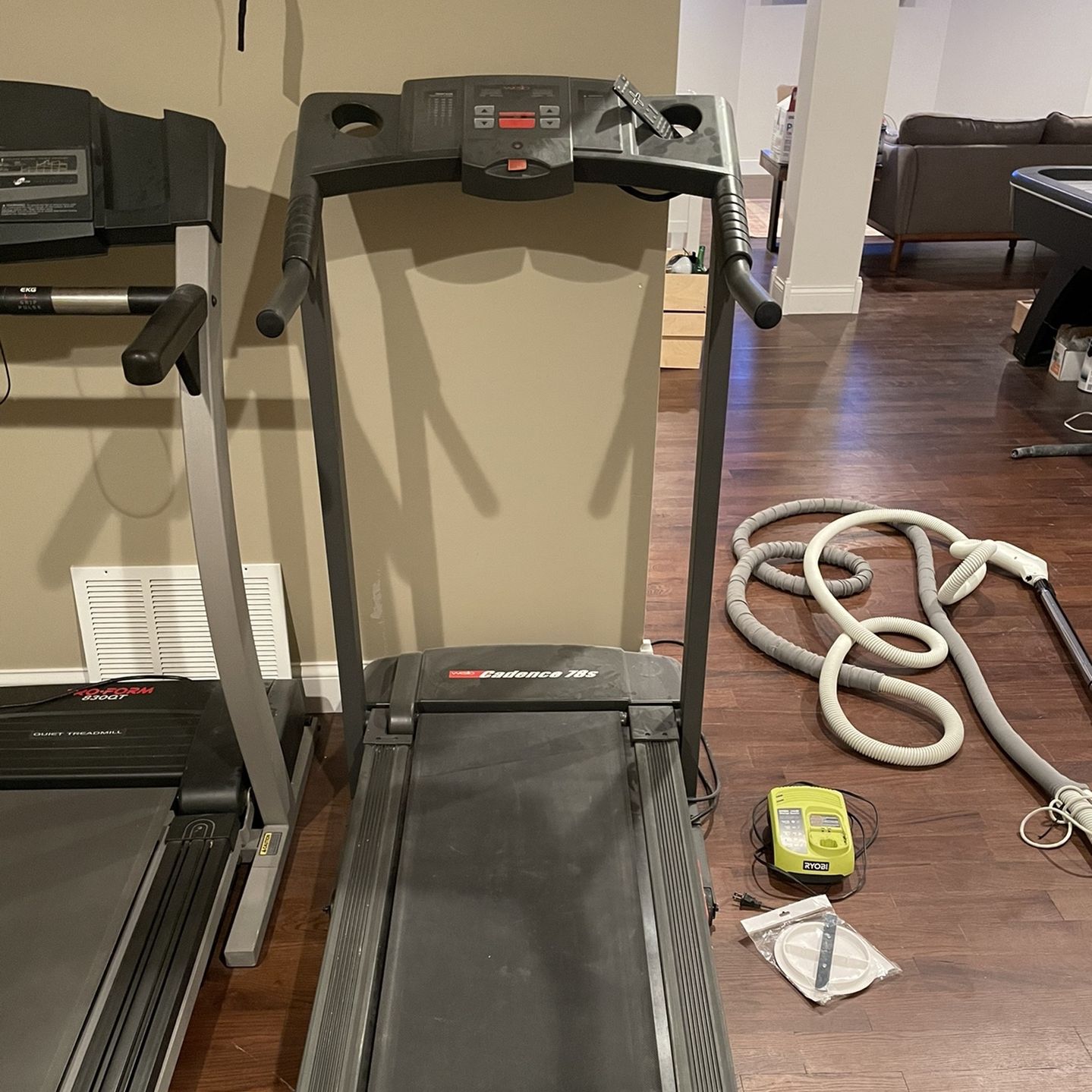 Treadmill Weslo Cadence 78s for Sale in Roselle IL OfferUp