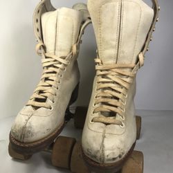 Vintage Chicago Roller Skate Shoe wooden 87SP Wheels Ladies  sz 3 5 1/2 white