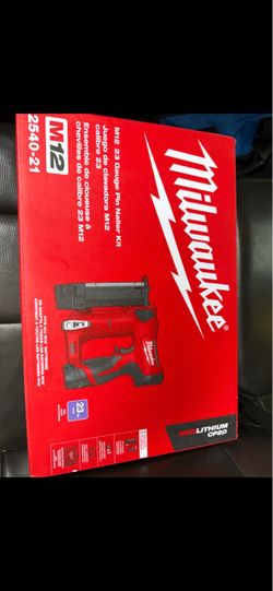 Milwaukee M12 23 Gauge Pin Nailer Kit