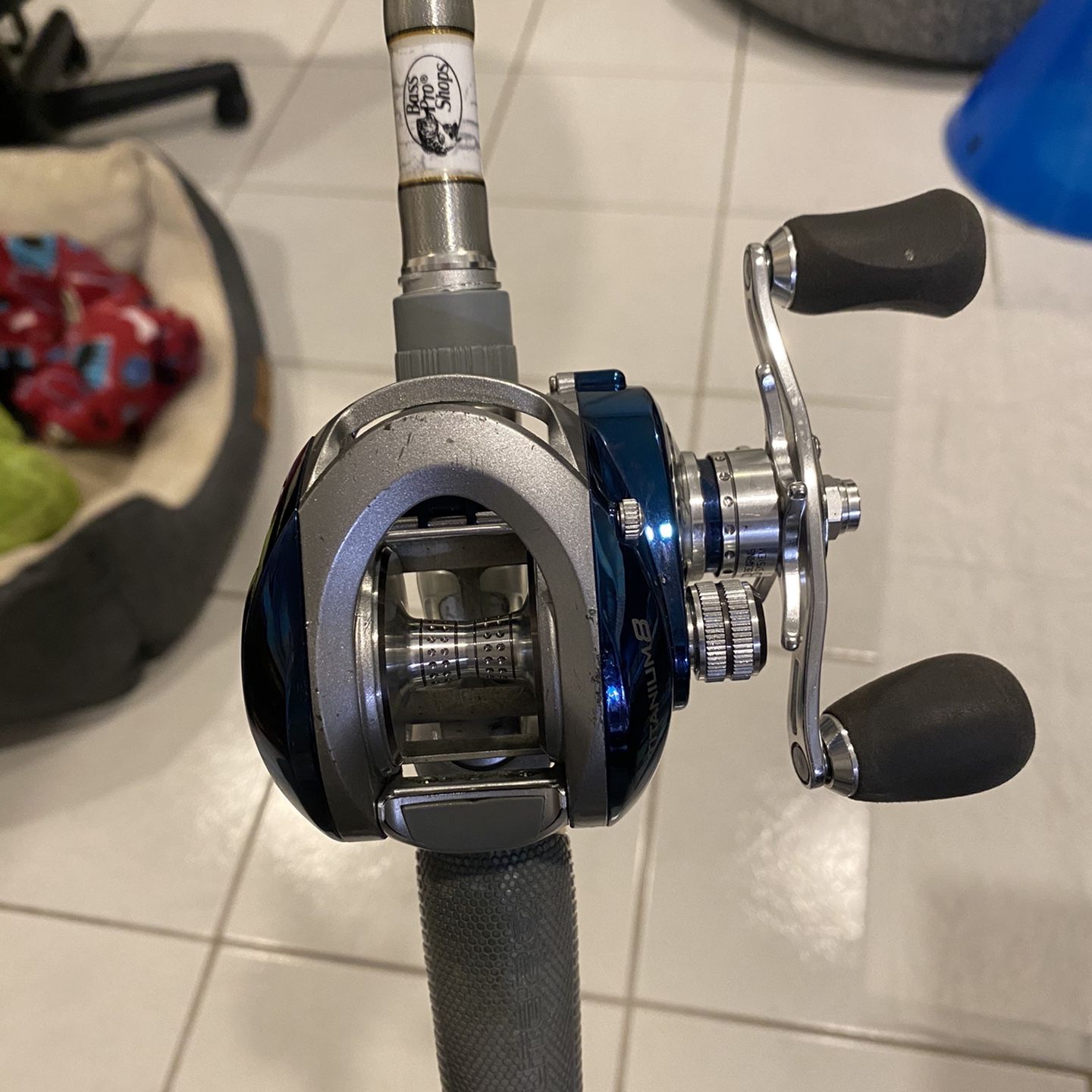 Johnny Morris CARBONLITE 2.0 Bait caster Rod And reel COMBO for Sale in  Miami, FL - OfferUp