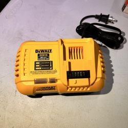 📌DEWALT 20V MAX Lithium-Ion Fan Cooled Fast Battery Charger ( PRECIO FIRME NO MENOS 👉$60