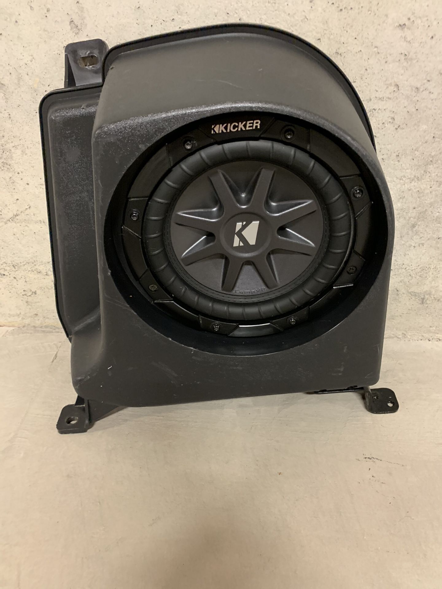 Mopar / kicker subwoofer (Jeep Wrangler)