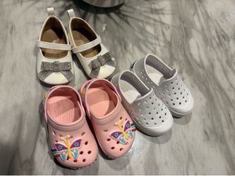 Babygirl shoes size 6c like new