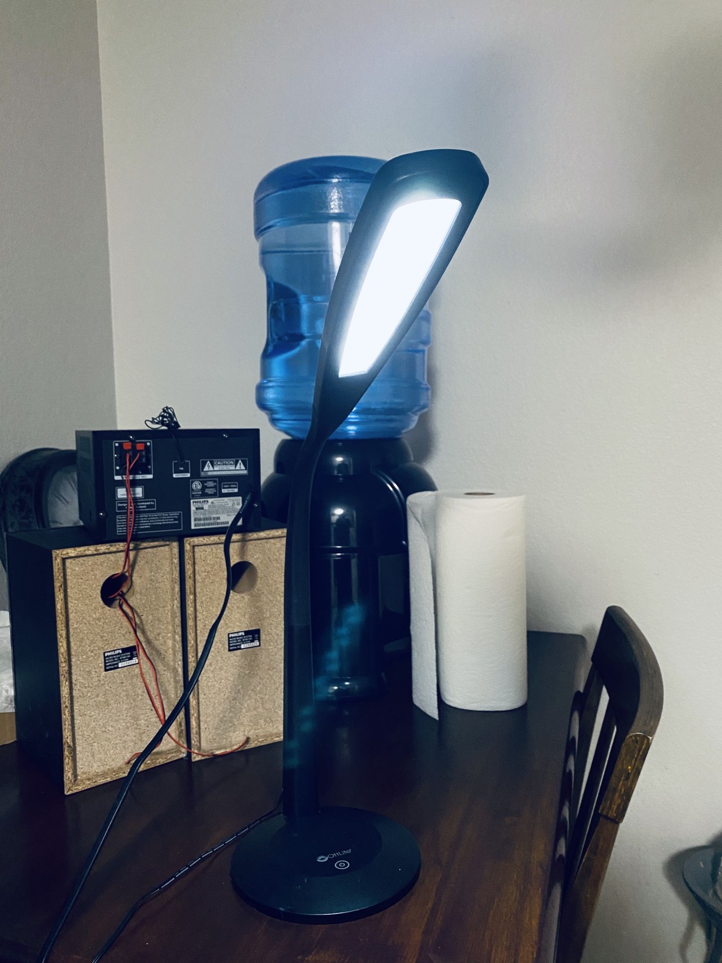 Ottlite soft touch 3stage brightness desk lamp.
