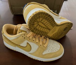 Women’s Nike Dunks- size 8
