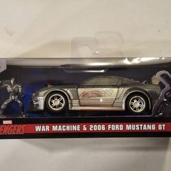 JADA 1:32 SCALE METAL DIECAST. MARVEL AVENGERS.  WAR MACHINE.  2006 FORD MUSTANG GT. WITH WAR MACHINE METAL DIECAST FIGURE. 