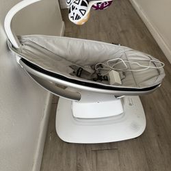 4 MOM Electric Baby Swing 