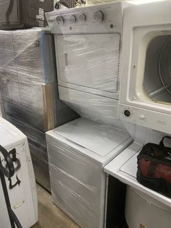 27” Whirpool stackable electric 220 volts dryer excellent condition