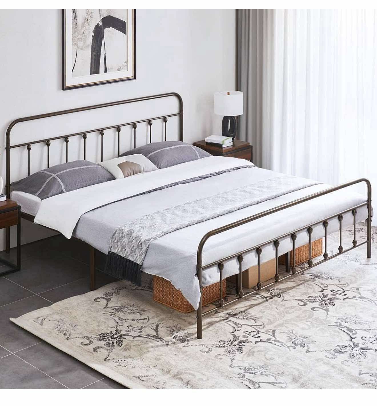 King size  Metal Platform Bed Frame with Victorian Bronze Q-13