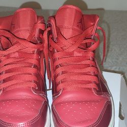 Nike Red Mid Se