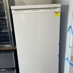 Freezer Upright 5.8 Cu Ft 