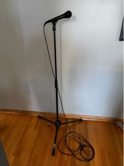 Microphone and Stand w XLR Cable