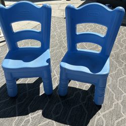 2 Little Tikes Chairs 