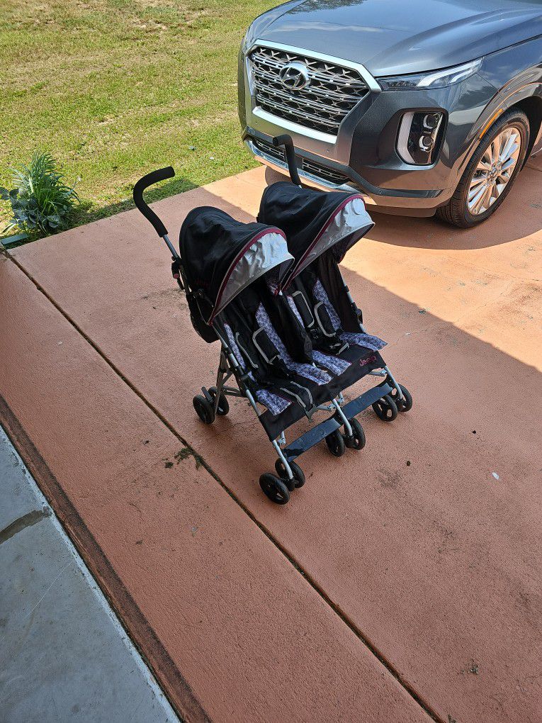 Jeep Scout Double Stroller, Lunar Burgundy

