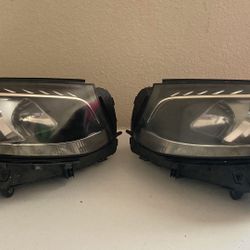 Headlight Assemblies for 2016-2019 Mercedes-Benz GLC300 (Left and Right)