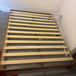 Wood bed frame with slats – Great condition – Queen Size