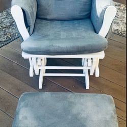 Glider With Ottoman 