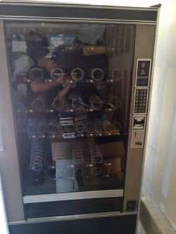 VENDING MACHINE