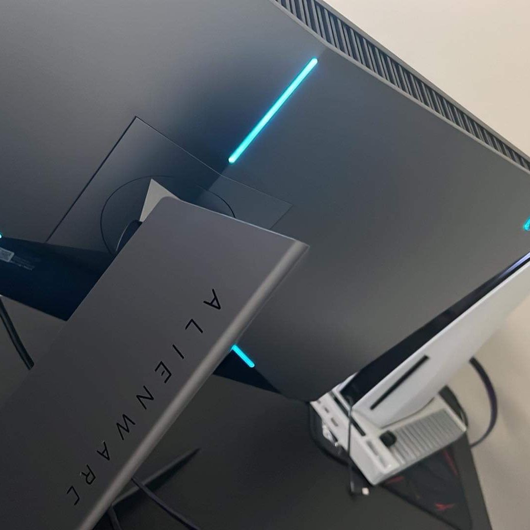 ALIEN WARE MONITOR for Sale in Chicago, IL - OfferUp
