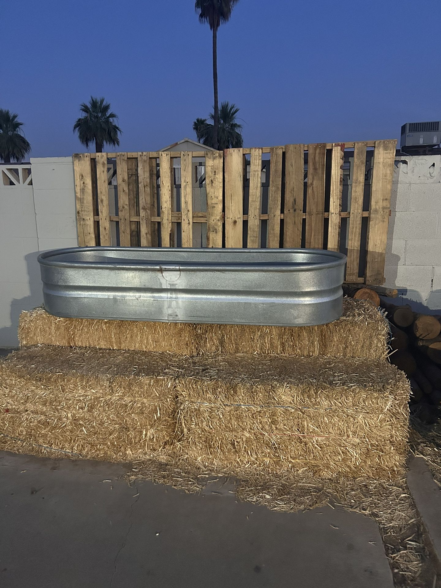 Wood Backdrop And Hay/straw Bales