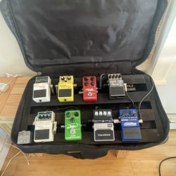 8 Guitar Pedals with Pedal Board And Cable Plugs