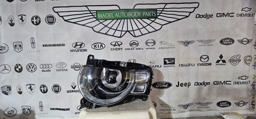 2020-2023 LAND ROVER DEFENDER LED HEADLIGHT OEM- LEFT DRIVER SIDE