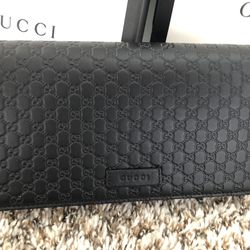 GUCCI WALLET ON CHAIN