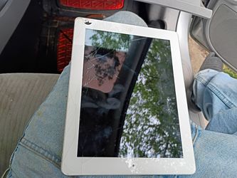 iPad original with a couple of cracks