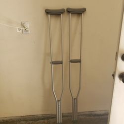 Crutches 