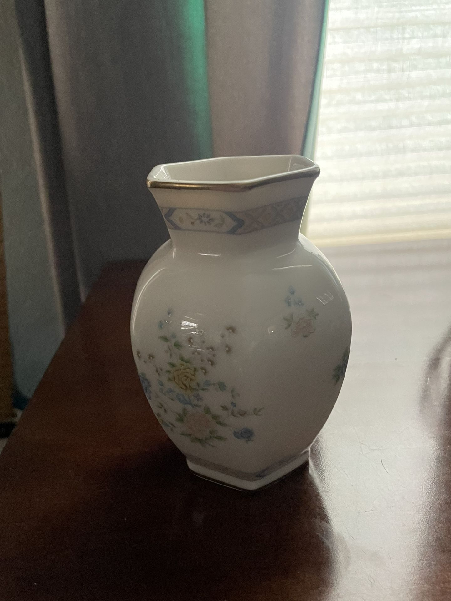 Small Gotham Fine China Vase