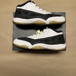 Nike Air Jordan 11 XI Retro Low IE White Black Mens size 13.5 Rare!