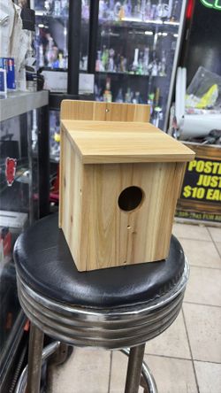 Wooden Bird House / Wood Bird Nest