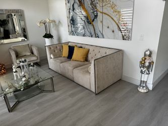 Sofa, 2 Accent Chairs, Coffe Table And Bench