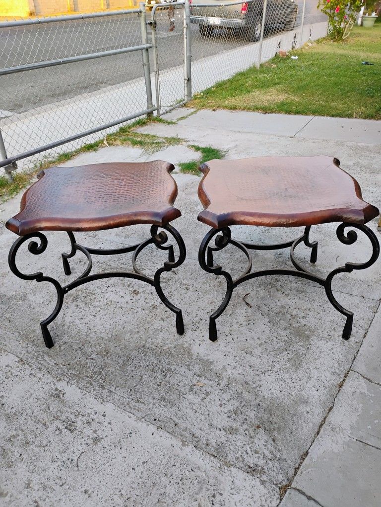 2 End Tables 