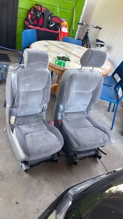 2008 Toyota sienna seats