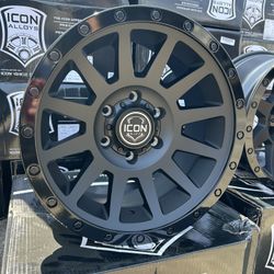 Icon Compression Dual Black 17x8.5 6x5.5