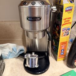 Delonghi Machine