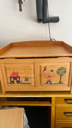 Free kids toy chest