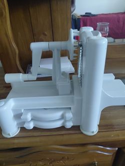 multi-blade vegetable spiralizer