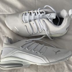 Women’s Tennis Shoes 