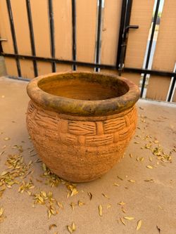 Terracotta plant pot, 15”