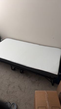 INTERGREAT Twin Folding Bed w/ 5" Memory Foam Mattress - Like New